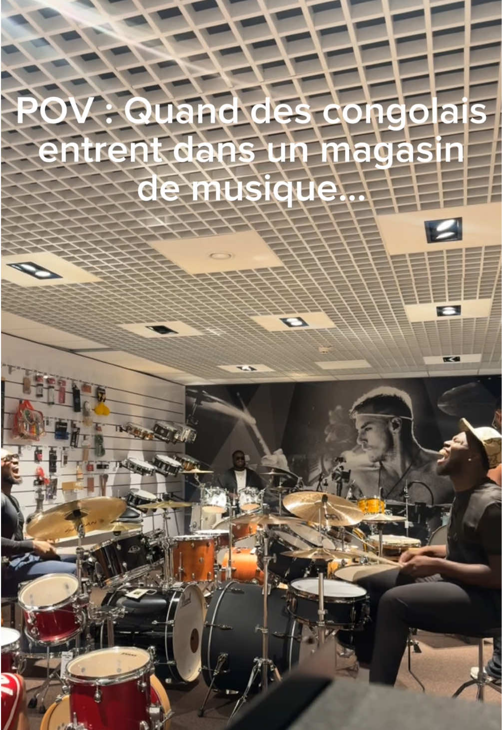 En pleine préparation du Carnaval de Rio 😂 . . . #drumtok #congolaise🇨🇩 #werrason #congolesemusic 