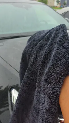 This blackline towel dries out your car in less than no time#towel #homefinds #giftforhim #tiktokshopfinds #cardryingtowel 