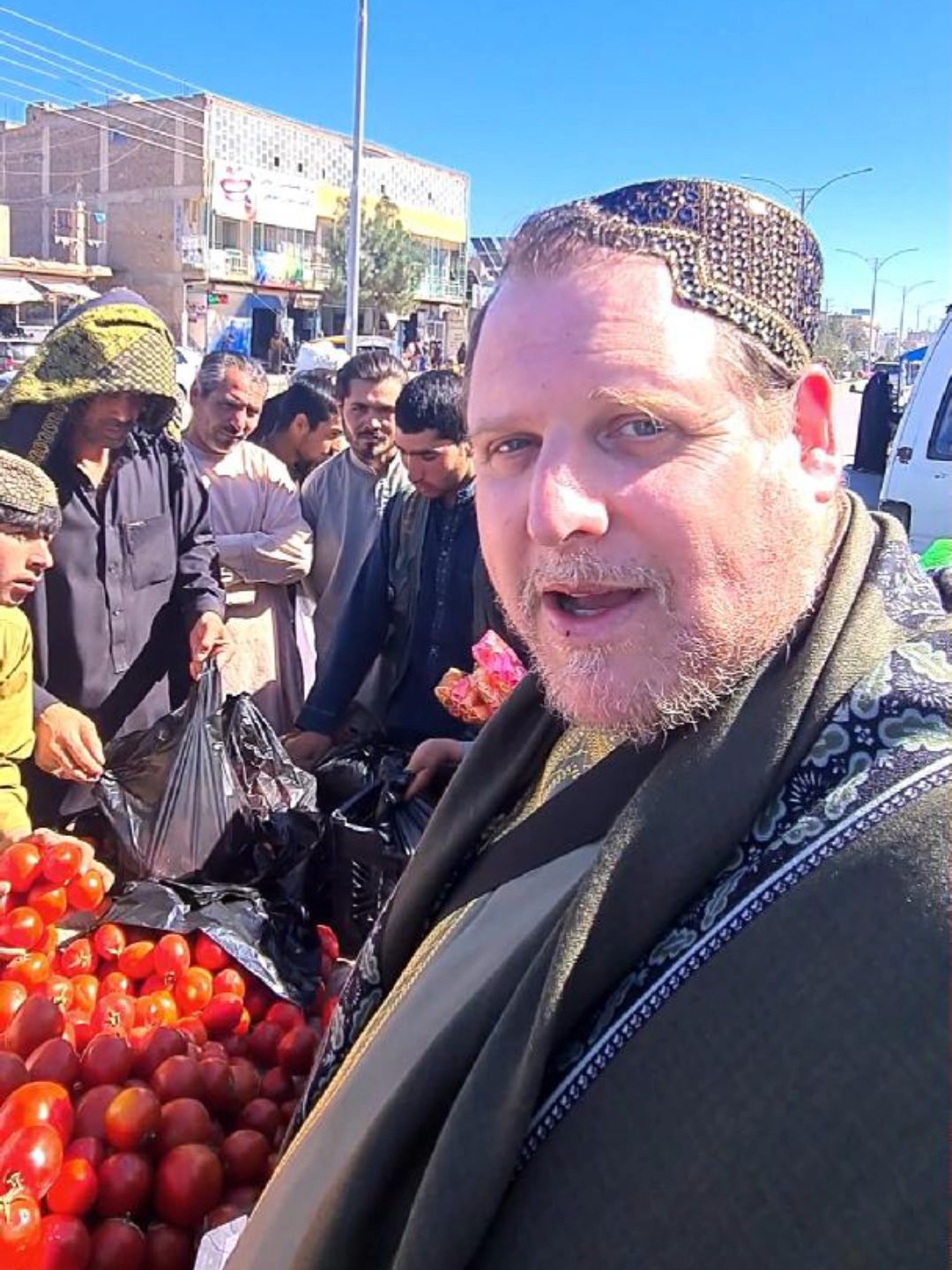 Surprising moment with a bazaar seller in Herat 🇦🇫🛍️ #afganistan #travel #herat #peacetravel #AfghanFood #StreetFood #viralvideos #TravelAfghanistan #AfghanCulture #foryou #exploreafghanistan