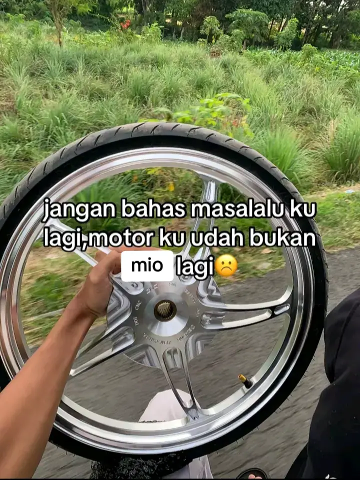 bisa rame kaya orang' ga ga?,ga enak kan rasanya pas masih pake Mio sering diledek motor tua ditinggal temen' hahha😂