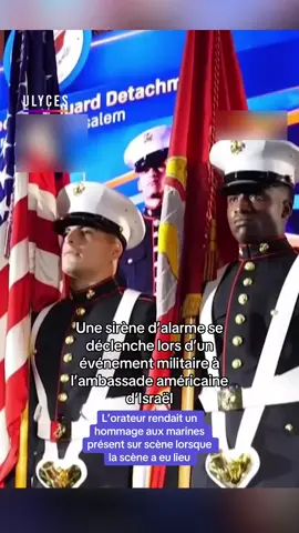 Crédit : Ambassade américaine à Jérusalem // Mardi soir à l’ambassade américaine à Jérusalem, une sirène d’alarme s’est déclenchée alors que les Marines présents recevaient un hommage par le speaker. Lors de cet événement, le Premier ministre israélien Benjamin Netanyahu a déclaré que « l’époque où les chefs du terrorisme jouissaient d’une immunité dans un endroit particulier est révolue ».