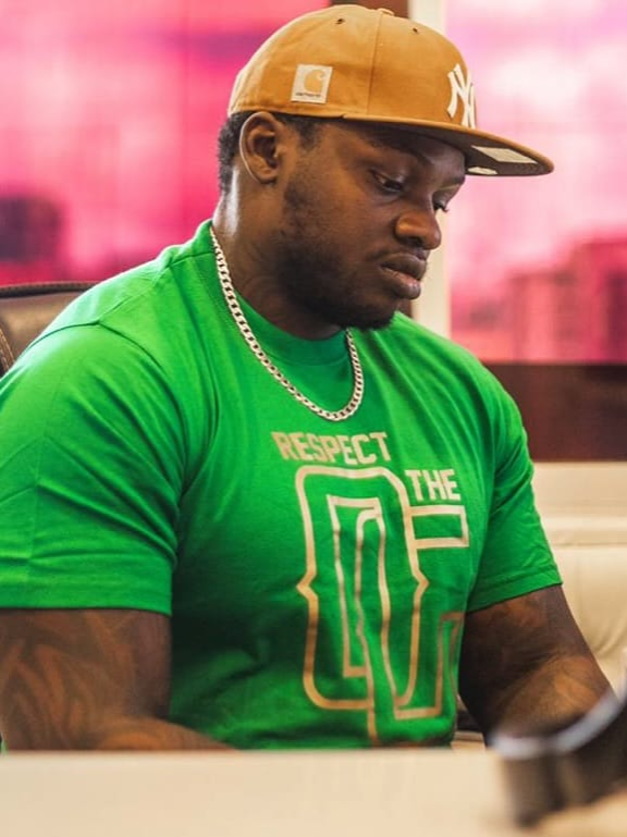 Kenya’s hip-hop scene is heating up!  Rapcha recently called out Khaligraph Jones, claiming everything about “The OG” is fake from his accent and Kayole roots to his music and style. Khaligraph wasted no time responding on Instagram, clapping back with confidence and reminding fans why he’s still on top. #khaligraphjonesJones #Rapcha #KenyaHipHop #TheOG #Kayole #KenyanMusic #RapBeef #EastAfricanMusic
