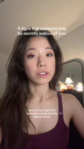 4 signs that someone may be aecretly jealous of you
