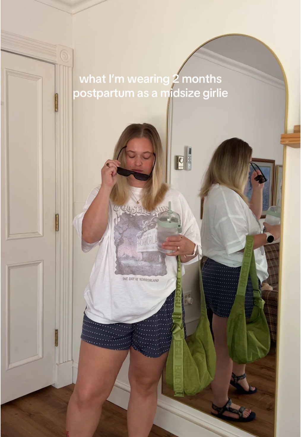 Me and a graphic tee 🤝 #whatimwearing #2monthspostpartum #outfitoftheday #postpartumbody #realisticpostpartum #postpartumoutfits #postpartumoutfit #midsizeoutfits #midsizepostpartum #midsizefashion #pospartumoutfitideas #postpartumfashion #fyp #viral #trendy #CapCut