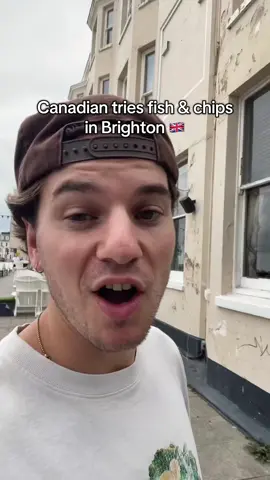 The seagulls don’t mess about in Brighton 😂 #fishandchips #uk #brighton #FoodTok 