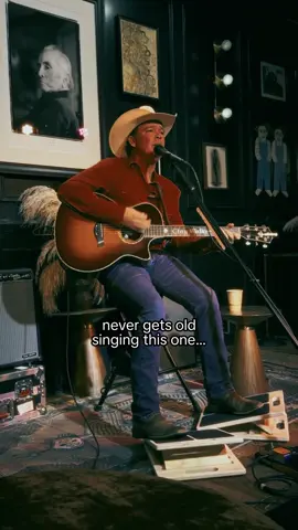 If she's lonely now, she won't be lonely long! #throwback #countrymusic #country 