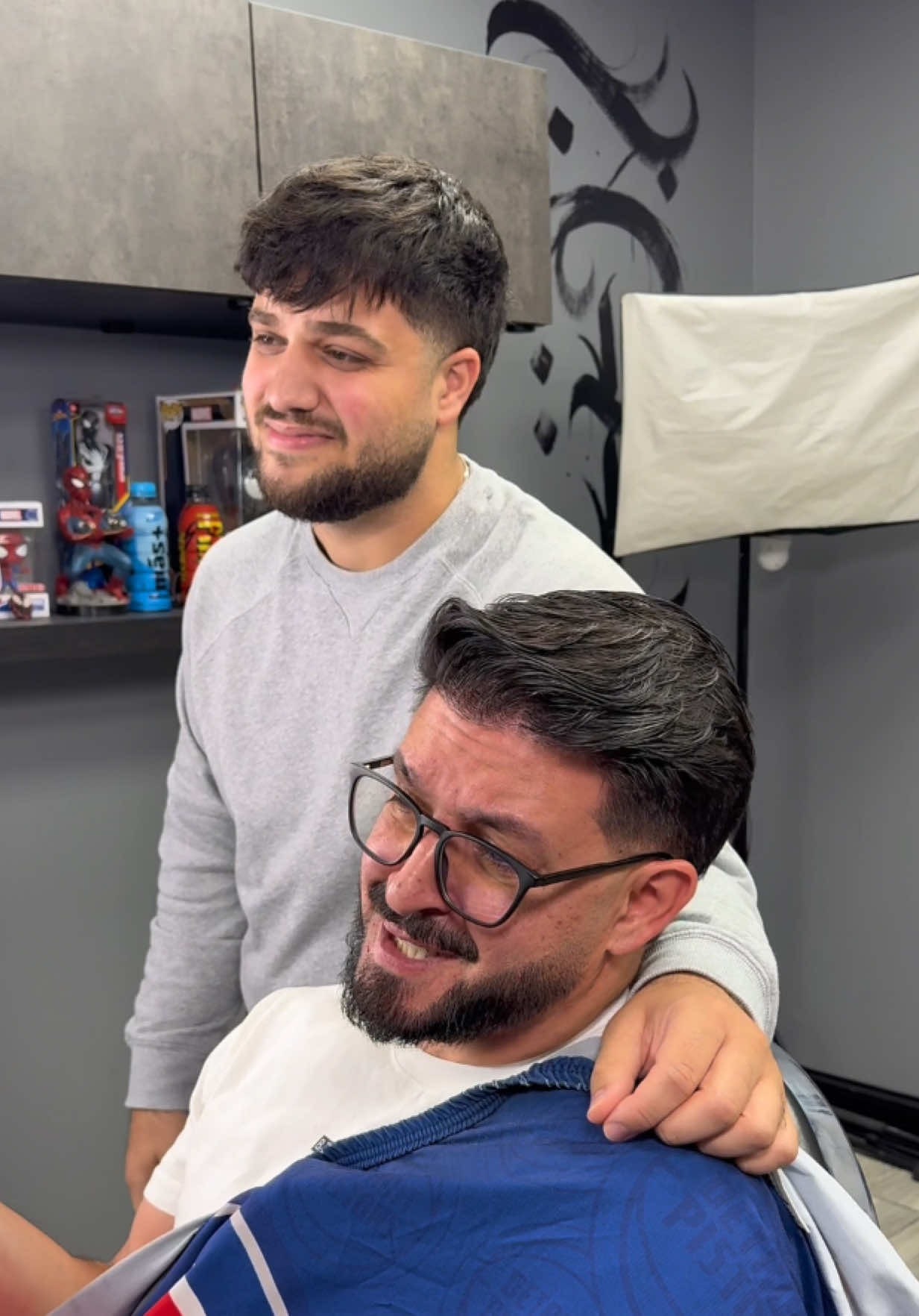 POV: you’re at an Iraqi barber… haircut $20, singing session $80 🎶✂️  #barber #iraq 