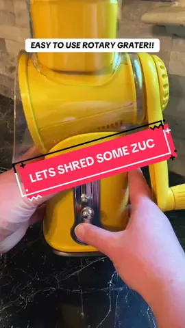 Click the 🧡 cart to get your own essential baking tool!  . . . . #susteasgrater #susteassuperbrandday #rotarygrater #shredding #zuchinni 