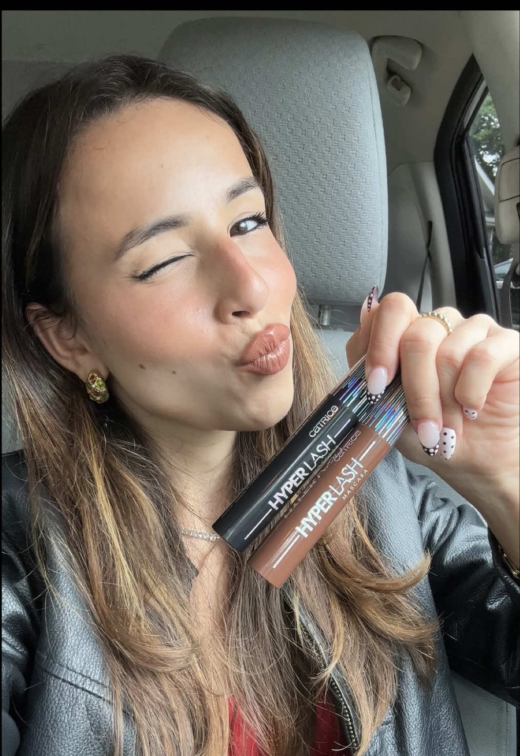 I love this duo omg!! It feels and looks incredible on my lashes ✨ @Catrice Cosmetics #catricecosmetics #hyperlashduo #mascara #affordablemakeup #drugstoremakeup 