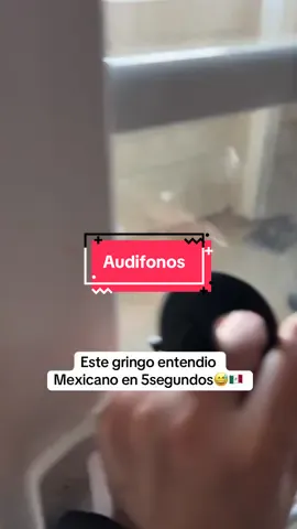 Se sorprendio 😅 #audifonostraductores 