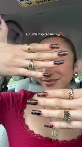 It’s timeeee for fall nails 💅🏼 did the tortoise nails for the first time on myself & so happy with how they came out #nails #nailinspo #fallnails #tortoisenails 