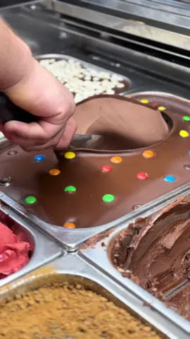 m&m🤤👌🏻#جنزور_السياحية_السراج #ايسكريم #اكسبلور #باباقالو 