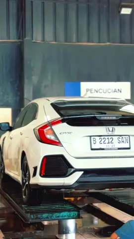 Utamakan mandiin mobil kan #suryamiharja #civic 