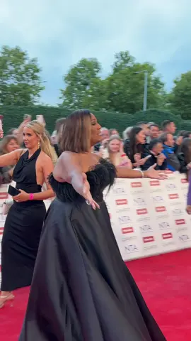 First glimpse of the stars arriving in style to the National Television Awards 2025 🤩 #TheO2 #TheO2London #NTA #NationalTelevisionAwards2025 
