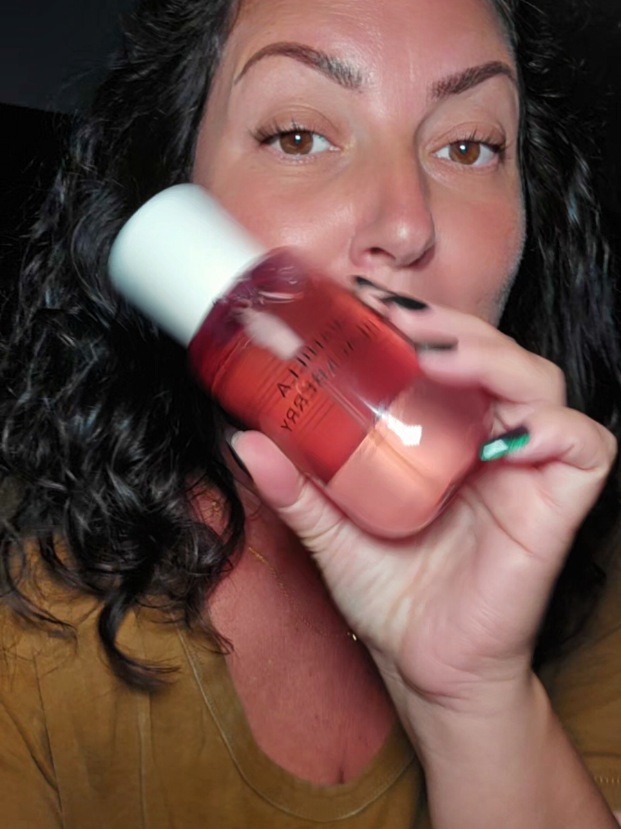 She is gonna be gone in no time! Phlur NAILED IT with their new vanilla blackberry scent!!! #phlurvanillablackberry #phlur #vanillablackberry #vanillaperfume #perfumetok 