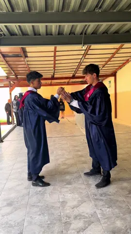 Levels @David #saludos #graduation 
