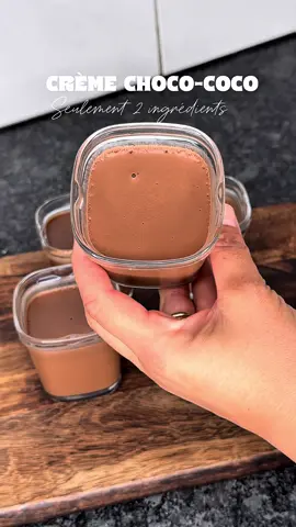 ✨ Recette express : Crème dessert Choco-Coco au Thermomix ✨ Une gourmandise maison prête en 10 minutes + un petit passage au frigo 😍 Résultat : une texture ultra onctueuse, sans prise de tête ! 🛒 Ingrédients (4 verrines) 	•	400 g de lait de coco (non allégé, c’est important pour la texture) 	•	160 g de chocolat noir pâtissier 	•	(Optionnel pour les enfants : 30 g de sucre ou ½ chocolat noir + ½ chocolat au lait) 👩‍🍳 Préparation (au Thermomix) 1️⃣ Verser 400 g de lait de coco dans le bol → 5 min / 90°C / vit. 2 2️⃣ Ajouter 160 g de chocolat en morceaux → 2 min / 50°C / vit. 3 3️⃣ Verser dans 4 verrines et laisser prendre 3 h au frigo Et voilà 🎉 👉 Résultat : une crème dessert rapide, onctueuse et gourmande. 🥥 Version adulte : 100 % chocolat noir 🍫 Version enfants : ajoutez un peu de sucre ou mélangez chocolat noir + chocolat au lait pour plus de douceur ! #RecetteFacile #DessertMaison #FoodTok #RecetteThermomix #ChocoAddict