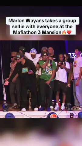 Marlon Wayans taking a selfie with the Mafiathon crew #kaicenat #mafiathon 
