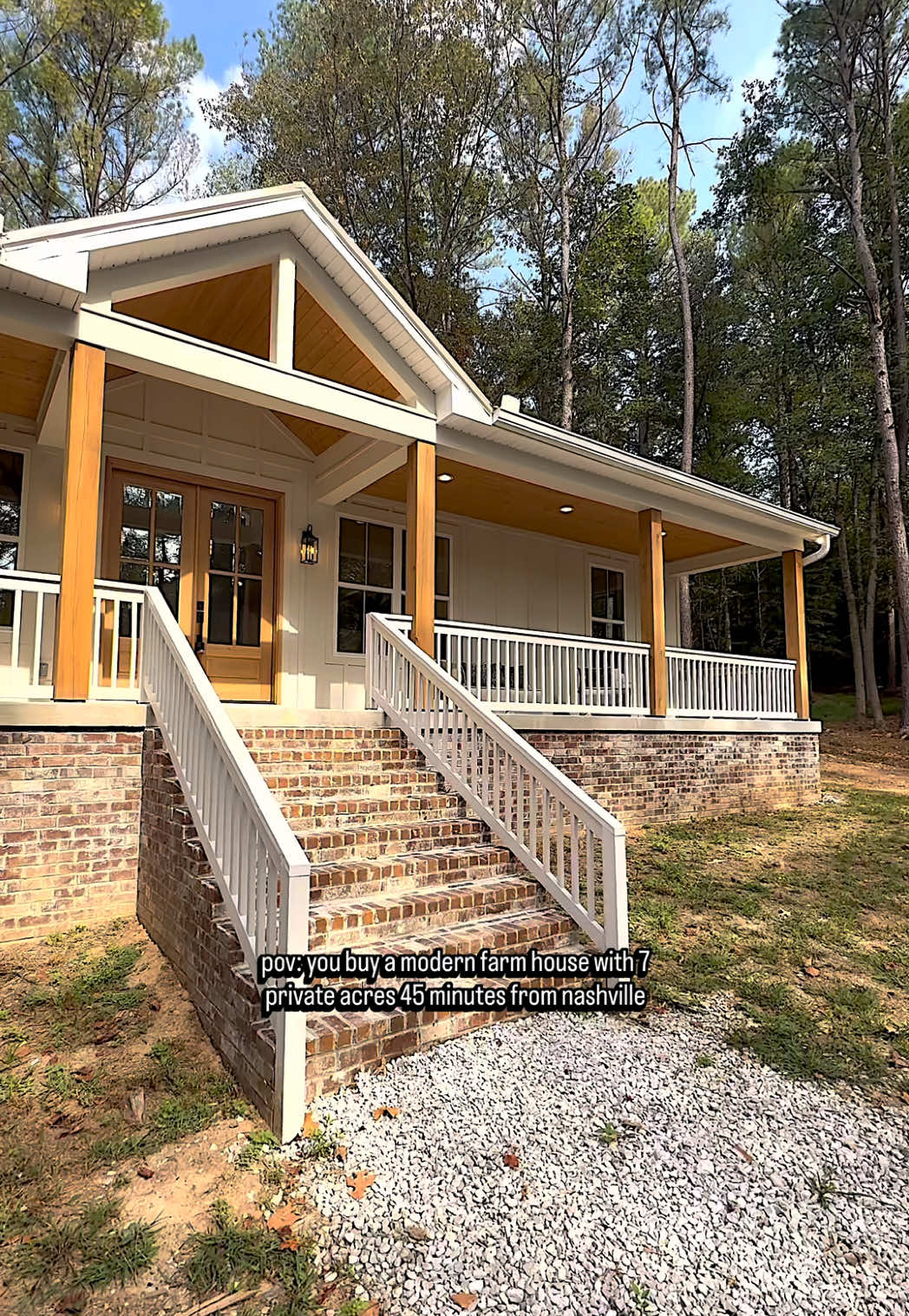 Modern farmhouse on 7 acres🏡🌾 Charlotte TN🍂 45 minutes from Nashville📍 Home Details🏡 3 bed • 2 bath • 1,700 square feet • 6.75 acres • $585,000