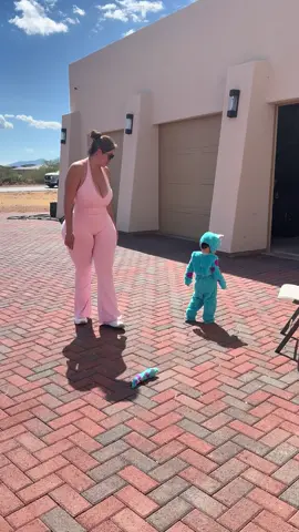 @Chimofamily🫶🏻 ta esta listo Josesito para pedir dulces 