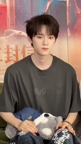 One of my Chinese boyfriends named Zhou Yiran🤭🫶🏻 #zhouyiran  #wheniflytowardsyou  #chineseactor #foryou 