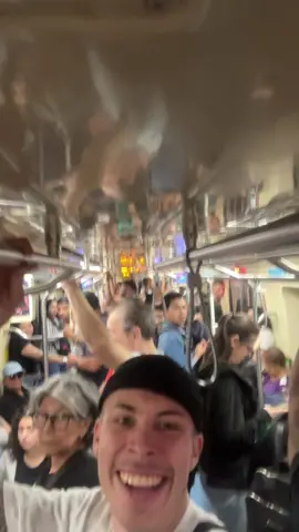 Notas pra piada. #pessoas #vergonha #piada #metro #lula 