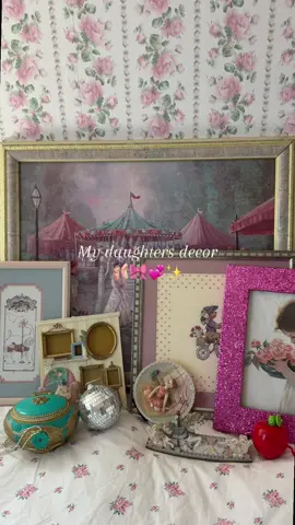 Decor that tells the story of who she is💝🎀🖼️🫖🩰🎠👒👛🫧🗝️👑 toychest #girlmom dressup girldresses #childhood #motherhood disneyprincess pretendplay openendedplay princess toysforkids kidsroom cinderella toddlermom princessroom gallerywall kidsdecor homedecor girlythings coquette trinkets dreamyaesthetic #pinkaesthetic #shabbychic fairywings vanity butterflywings kidsplayroom girlroom girthings musicbox playroominspo dreamy 90skids anastasia music box 2000skids 2000sthrowback disneydecor 2000snostalgia toddlerfashion babygirl armoire vintageclothes coquetteaesthetic toddlerstyle toddlerdress princessaesthetic vintagefashion vintagedress babygirloutfit girlmom girlygirl toddlerclothes toddlergirl vintagelover collectibles