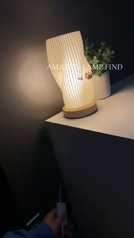 It’s on sale rn! the link is in my Amazon storefront under bedroom 🫶🏼 #amazonfinds #amazon #bedroom #lamp #lowlights 