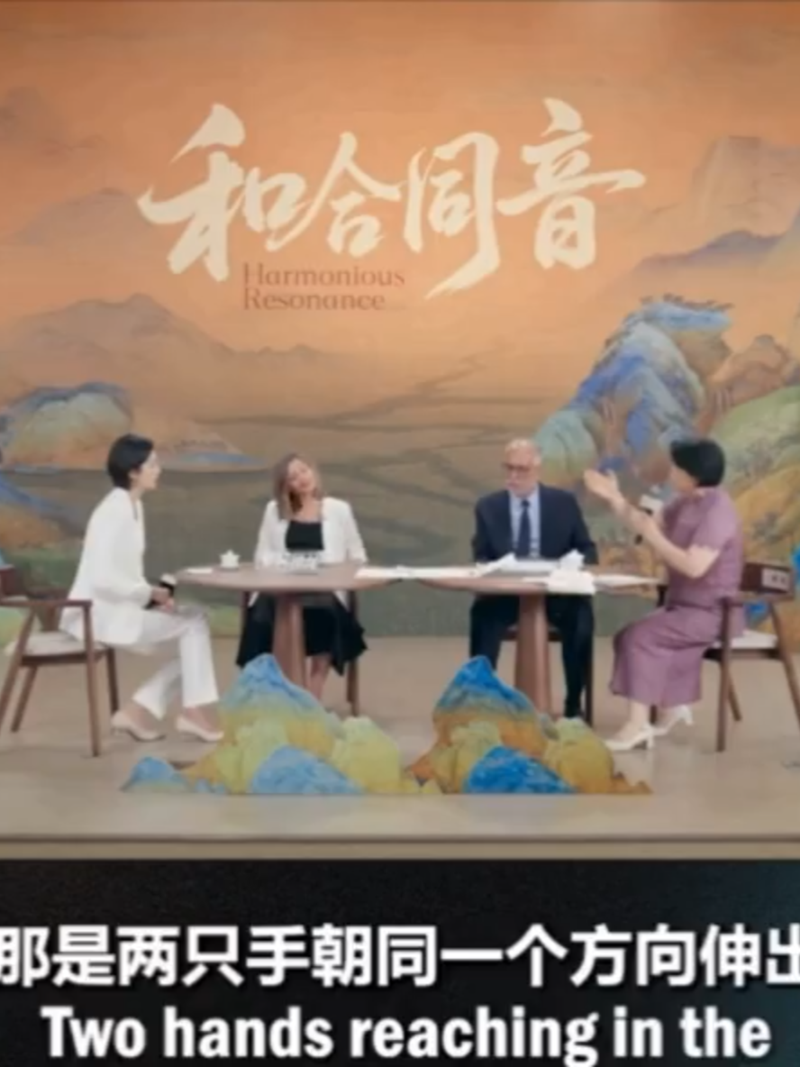 When foreign diplomats in Beijing saw the ancient character for “friend” like two hands clasped in trust, no translation was needed. （The video is from a cultural salon held this July, co-hosted by China Daily and Beijing Foreign Studies University, focusing on people-to-people friendship among the Shanghai Cooperation Organization (SCO) member countries.）