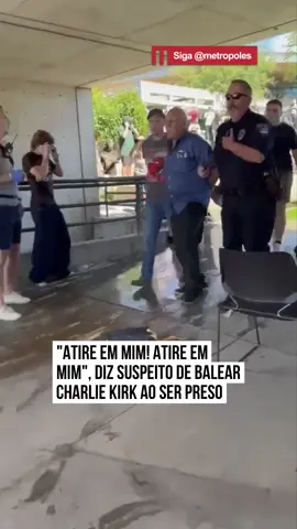 Após ser bal3ado nesta quarta-feira (10/9), enquanto discursava no campus da Universidade Utah Valley, o influencer de extrema-direita #CharlieKirk, chefe da Turning Point USA, principal organização conservadora juvenil dos #EstadosUnidos, deixou o evento carregado. O tir0teio fez com que a palestra fosse interrompida, e Kirk foi retirado do local pelos seguranças. O aliado de #DonaldTrump já havia sido elogiado pelo presidente norte-americano como essencial para conquistar eleitores jovens nas eleições presidenciais do ano passado. Após o incidente, Trump pediu orações pelo influenciador. Ao ser preso por b4lear o influencer, o suspeito disse: 