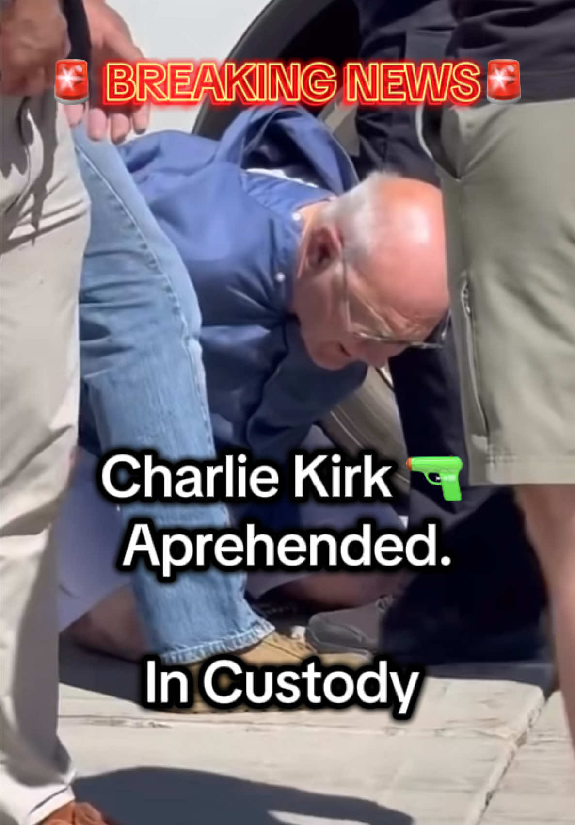 Follow for more live updates 😵#charliekirk #utahvalleyuniversity #uvu 