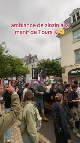 mon insta : @demetriuszzzzzz on a retourné la ville merci à tous les manifestants d’être venus ! #10septembre #onbloquetout #manif #dj #musictok #toursmaville 