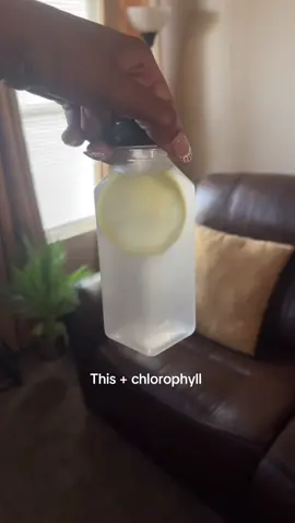 Everyday, like clockwork 🙂‍↕️🤏🏽 #womenshealth #dailysupplements #supplements #chlorophyll #wellnesstips 
