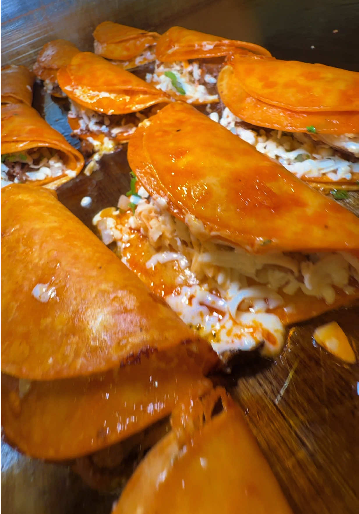 Aquí la birria no falla 😎🌮… es rápida, brutal y siempre con ese crunch que enamora.  Ven & Visítanos!  Atendemos las 24 HORAS 🚨 Estamos Ubicados en:  📍1201 S Ninth St    Philadelphia. PA. 19147 - 📱267 876 7187 - 📍1600 S Christopher Columbus Blv Philadelphia. PA. 19148  - 📱2676903537 🚚 Food Trucks  - 📍219 Washington Ave - Philadelphia. PA. 19147 - 📱2676907130 - 📍5327 Whitaker Ave  - Philadelphia. PA. 19124  - 📱2159656947 - 📍4867 Market St  - Philadelphia. PA. 19139  - 📱2159656947 #birriatacosnearme #tacosnearme #philadelphia #tacosinphilly #birriaenfiladelfia          