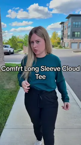 The perfect long sleeve shirt for fall 🙌🏻 #comfrtclothing #comfrtcloud #comfrtcloudtee #longsleeveshirt #shirtsforfall 