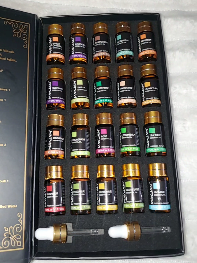 Such a good deal on this 20 pack of diffuser oils and free shipping! #diffuser #diffuseroil #homedecor #aromatherapy #giftideas 