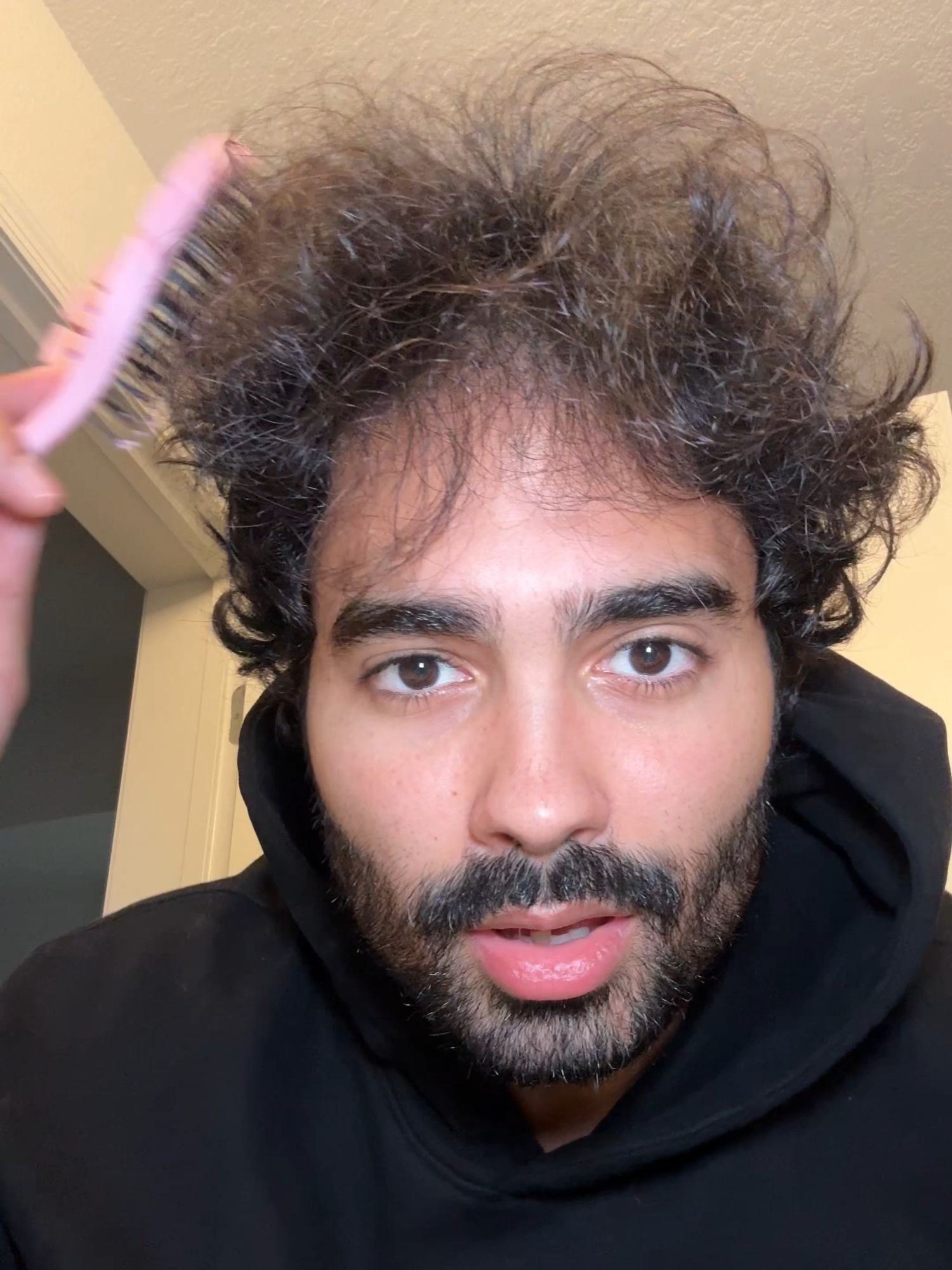 Brushing Your Hair Makes It Frizzy? Here's The Fix. #menshair #menshairtutorial #menshairtips #menshairstyle #leaveinconditioner #basedbodyworks