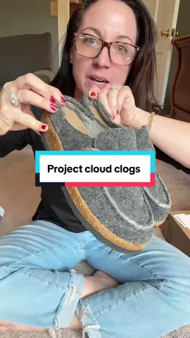 Meet Project Cloud’s “Carline” clogs—designed with memory foam for all-day comfort durability. Stylish, functional, and perfect for everyday wear #WomensClogs #ComfortShoes #MemoryFoamClogs #EverydayStyle #ProjectCloud 