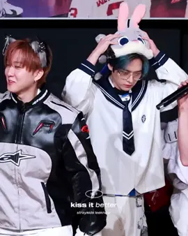 Lee Know Bleep Fansign #leeknow #leeknowedit #leeknowstraykids #이민호 #리노 #リノ#스트레이키즈  #minchan #bangchan  #bangchanedit #bangchanbestleader #bangchanstraykids #방찬 #방찬🐺 #バンチャン #StrayKids #straykidsstay #skz #stay #jisung #minsung #chan #channie #KPop #kpopfyp #fyp #fypp #parati