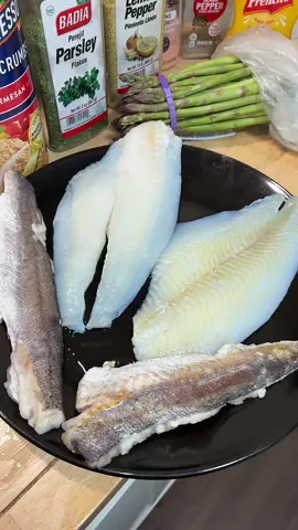 We had whiting fish & flounder for dinner tonight 😜 hollandaise asparagus with some rice😍 #iwanttogoviral  #wednesdaydinner  #fish  #foodtiktok  #foodies 