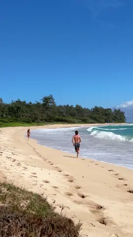 my life flashed before my eyes #couple #Running #fyp #couplechallenge #beach 