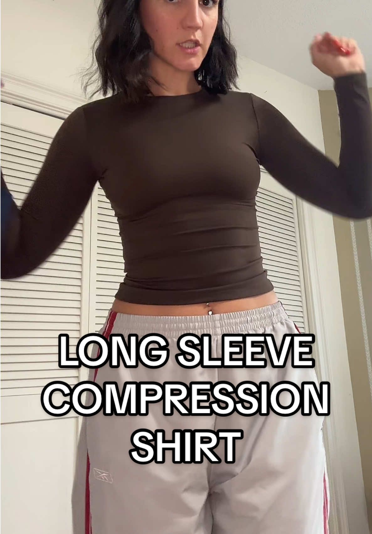 These SLAYYYYY omg #compressionshirts #longsleevegymshirt #workoutops #fallgymshirts #longsleeveshirt 