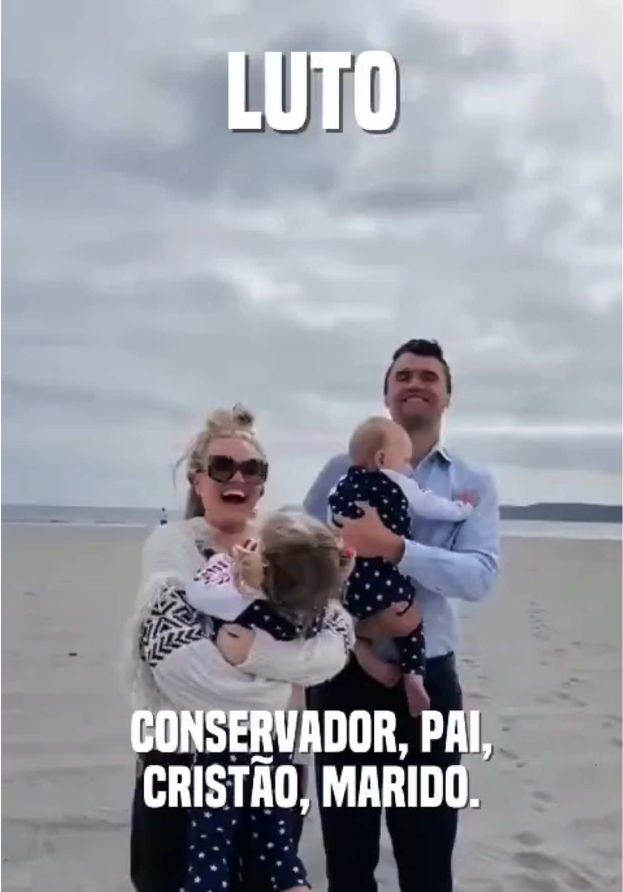 Hoje o mundo assistiu ao modus operandi da esquerda.  Charles Kirk, um homem justo, um pai de família friamente assassinado por defender valores cristãos! Deus console sua esposa, filhos e todos que o amavam e admiravam sua coragem. A esquerda está assassinando, nós da direita, um por um.  A imprensa noticía como se fosse natural desumanizando a vítima  Os militantes de esquerda celebram e pedem mais. Mas nós somos os radicais. Nós somos o perigo pra democracia.