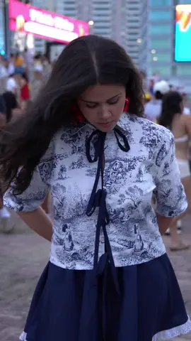 gracias @savo.co por mi look para la residencia de No me quiero ir de aquí de Bad Bunny🌺🌾🫶🏼✨ #parati #badbunny #puertorico #boricua #badbunnyoutfitideas 