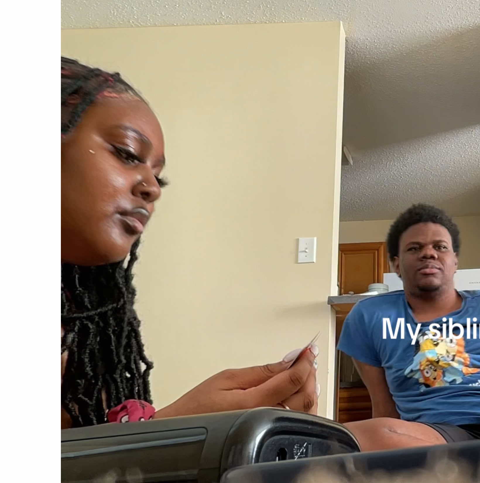 Love playing uno w them #LanguageLearning #fypシ゚viral #Siblings #uno 