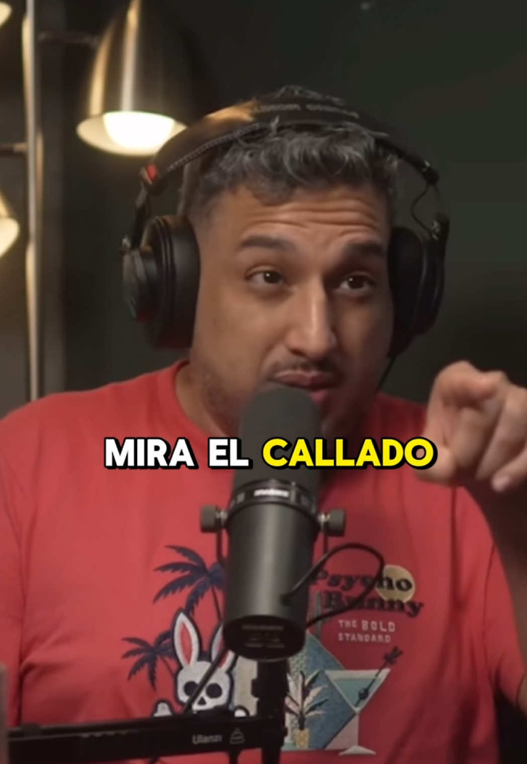 El callado. Fuente: chiste interno en YouTube 