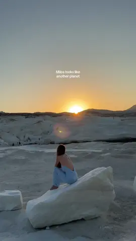 Sunset at moon rocks beach in Milos 📍Sarakiniko 