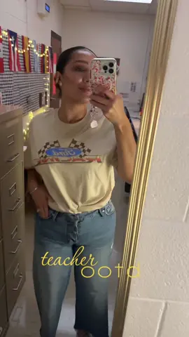 Happy h u m p  d a y! 💫♥️ #outfitideas #teachertok #teacherootd #officesiren #makeuptok  