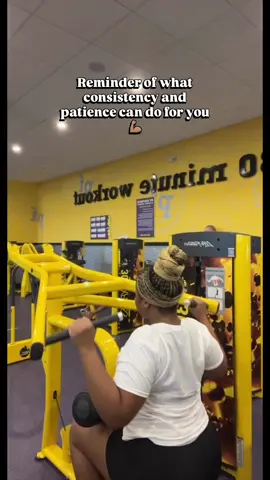After I dropped my first 40 lbs just from cardio, I decided to start going to the gym to start toning up as I lost more weight to avoid loose skin. I created a routine that focused on the areas: glutes, legs, arms, back and core. I’ve been consistent with that same routine for 3 years now. I only swapped out the leg press machine for RDL’s & hip thrust and honestly, it was something that I should’ve been did because the progress that I’ve been seeing has been crazyyy😮‍💨 Just give me another 6 months😉 . . . If you’re ready to start your journey 🏋🏽‍♀️apply for 1:1 coaching 💻 Link in bio . Follow for more fitness💪🏽 clean eating🥑🍓🥗& motivation ✨ . . . . #102lbsdown #theebaddest07 #getfitwithmya #ElevateAndEvolve #myavationapparel