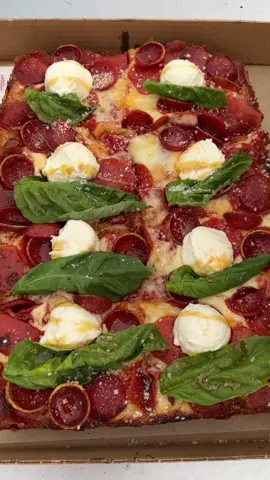 Three pizza spots that are UNDERRATED in Orange County.  1. Pietrini Pizza - Los Alamitos 2. Lunita’s Pizza - San Juan Capistrano 3. B+C Pizza - Laguna Niguel #ocfoodie #ocfood #oceats 